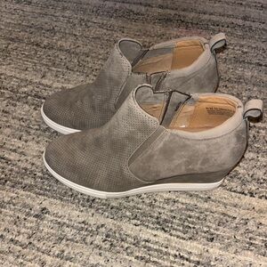 Susina Gray/Tan Wedge Shoes